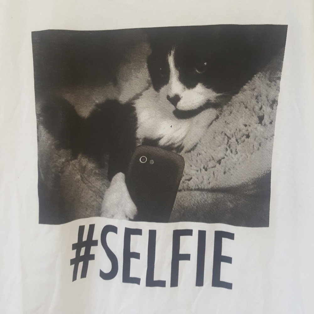 your cat took a selfie!